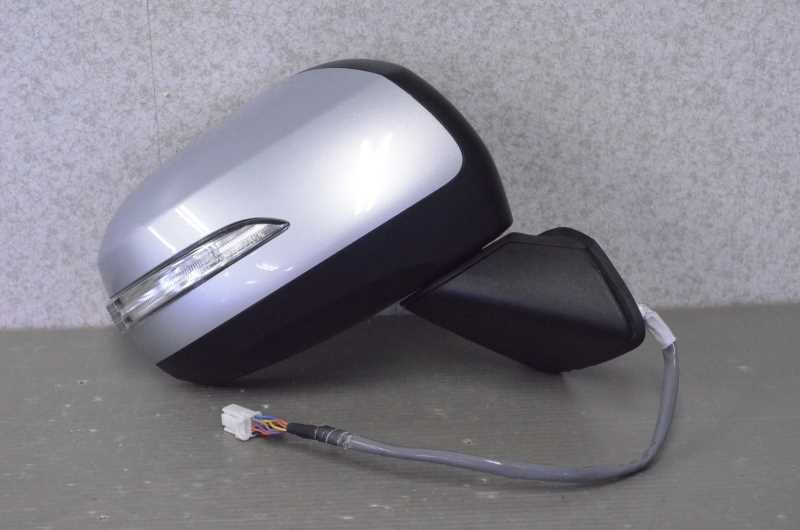 LA100F ドアミラーの値段と価格推移は?|4件の売買データからLA100F