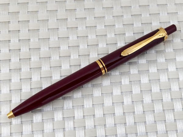 PELIKAN ペリカン ボールペン ドイツ ノック式 赤×金 - JChere雅虎拍卖代购