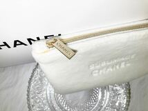 ★新品 未使用★ 非売品 CHANEL シャネル ポーチ ノベルティ SUBLIMAGE サブリマージュ 化粧ポーチ 白 ホワイト ふわふわ_画像2