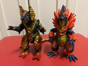 ウルトラマン怪獣ソフビ　ゴルドラス　ネオザルス