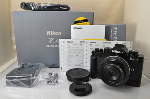 ★★新品同様 Nikon Z fc + Z 28mm F/2.8 Lens Kit Black ショット数 : 60 w/Box♪♪#5574