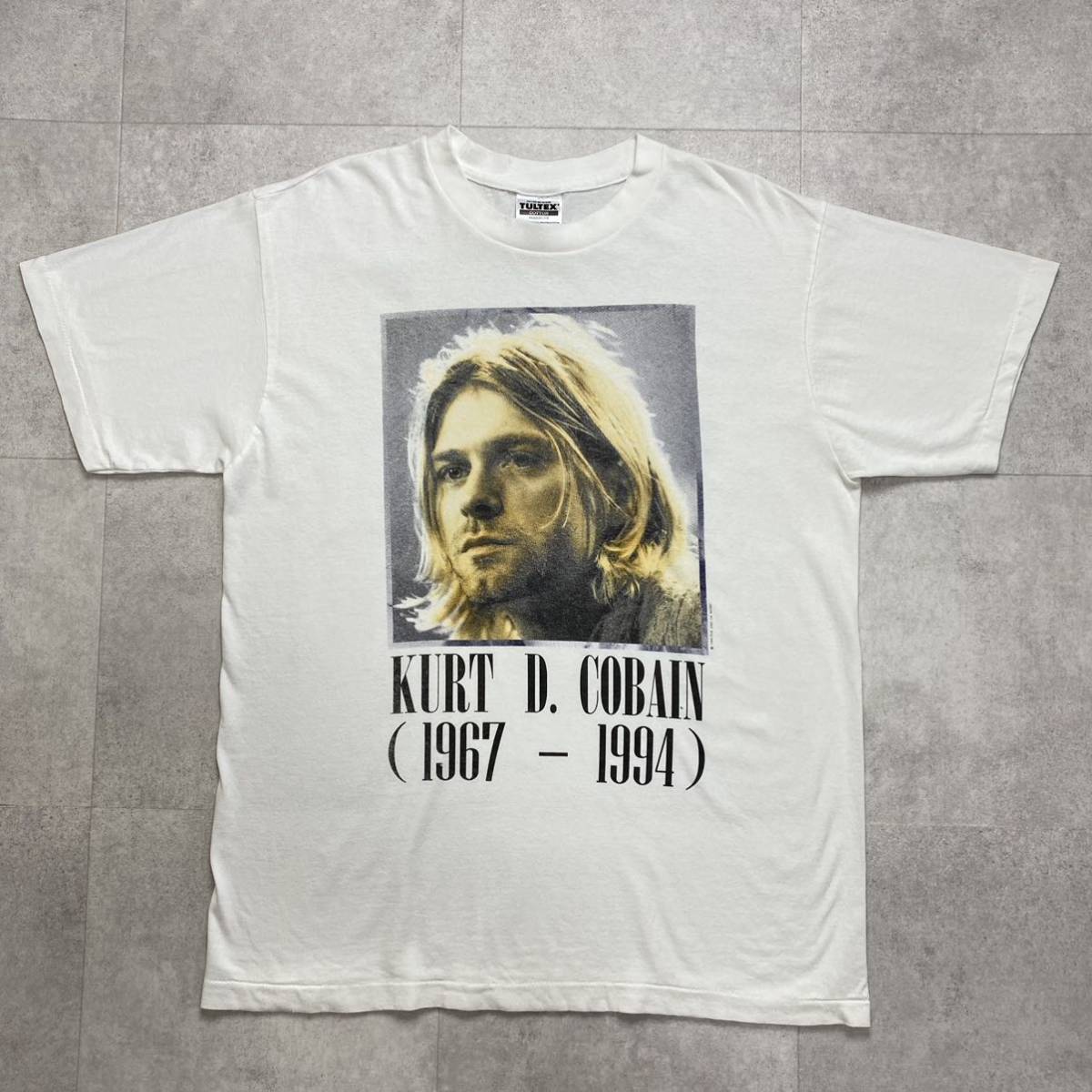 Yahoo!オークション -「kurt cobain 追悼」(Tシャツ) (記念品、思い出
