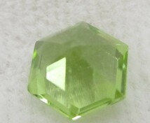 J-138　 天然石　ペリドット　六角形　0.6ct　宝石　ルース　_画像3
