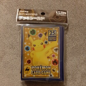 ポケモンカード 新品未開封 25th Anniversary Collection スリーブ ピカチュウの画像1