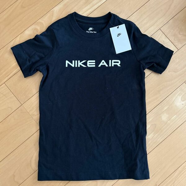 新品未使用　NIKE キッズTシャツSサイズ