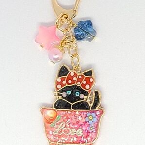 No70・お風呂ねこちゃんのキーホルダー・黒ねこ・ハンドメイド・レジン・チャーム・バスタブ・桃・Love