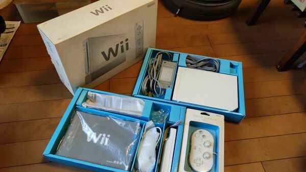 任天堂Wii本体　＋コントローラー白　モーションバー欠品