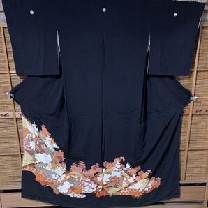 黒留袖 正絹縮緬地 比翼仕立て 吉祥花の柄に松竹梅の絵羽模様 T16