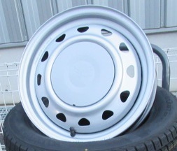 特価スタッドレス WEDS CARROWIN PC453F 14x4.5 +45 8-100/114.3 クムホ Wi61 155/65R14 軽自動車全般 スチールホイール