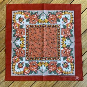  free shipping Vintage beautiful bandana floral print flower beautiful goods red orange Made in USA handkerchie America stock miscellaneous goods old clothes Vintage A0477