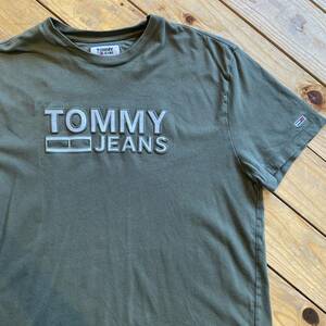 USA古着 TOMMY JEANS トミージーンズ メンズ Lサイズ 半袖 カジュアル ブランドロゴ カーキ プリント ワンポイント アメリカ仕入 T2157