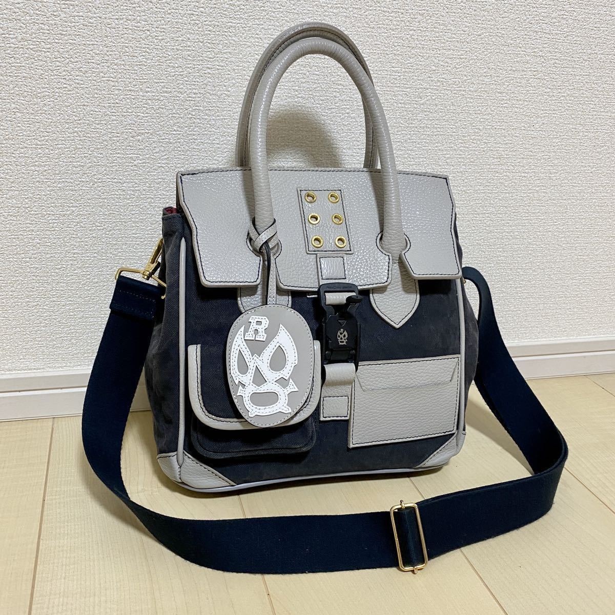 ヤフオク! -「ラッセルノ バッグ」の落札相場・落札価格