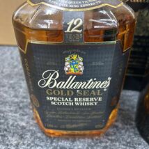 7. ★未開栓★ Ballantine's（バランタイン）2本セット / 12年 ゴールド シール / 17年 陶器ボトル 替栓付き　古酒 _画像3