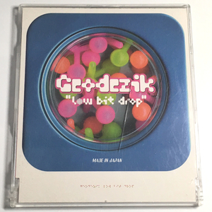 Geodezik / Low Bit Drop（ジオデジック 下城貴博 AUDIO ACTIVE ROM=PARI Joseph Nothing beat records 竹本純生 Graphic Manipulator）