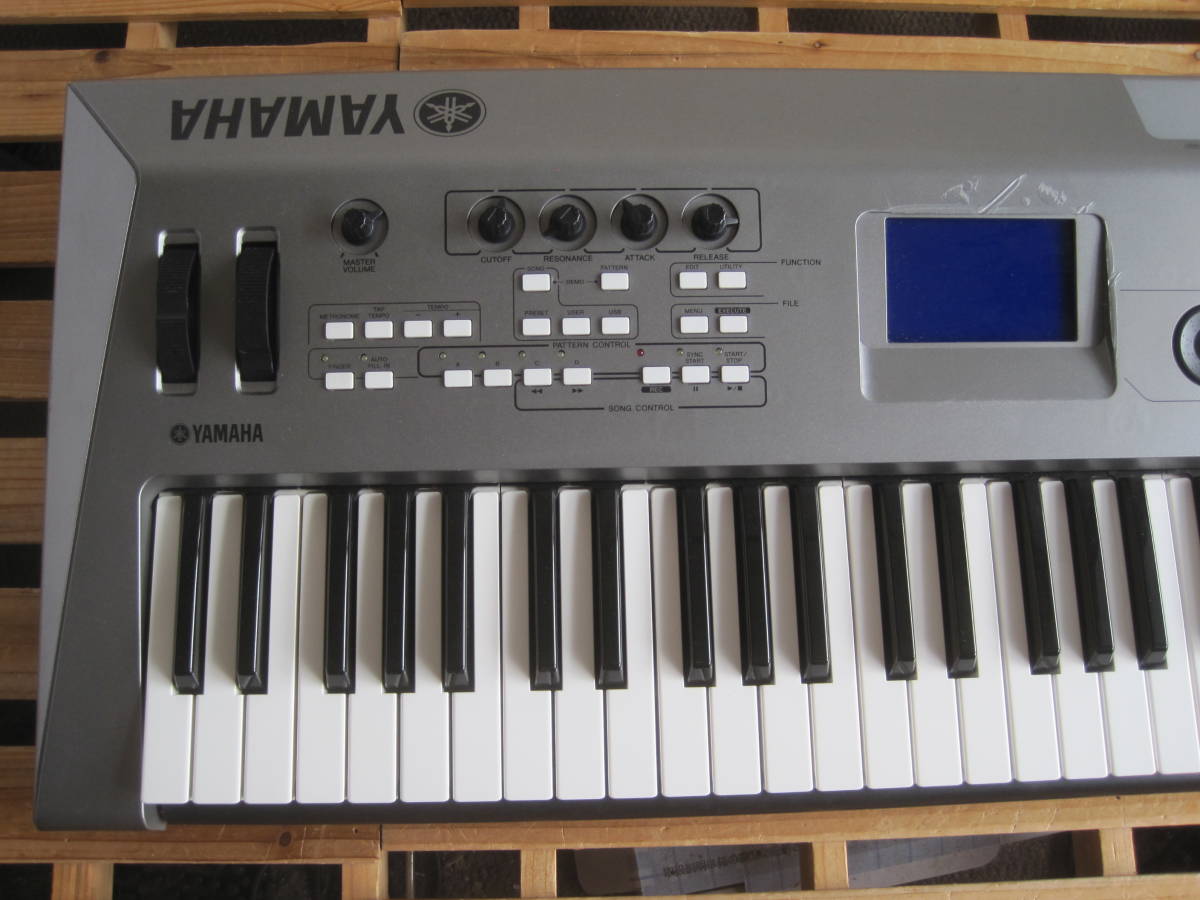 YAMAHA(ヤマハ)MM6☆軽量 シーケンサー付きオールインワンタイプ 61鍵