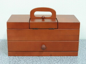 新品　在庫品　ソーイングボックス　裁縫箱　木製　赤みのかかったブラウン色　日本製