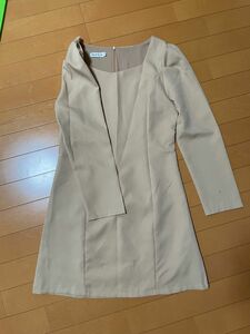 新品　ミニワンピース　ベージュ　長袖　未使用 mサイズ