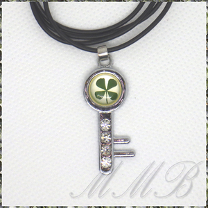 [PENDANT NECKLACE] Real Four Leaf Clover 四葉のクローバー LUCKY 鍵 幸運のカギ CZ ペンダント ネックレス