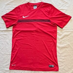 NIKE ナイキ 半袖TシャツDRI-FIT赤SOCCERハワイ