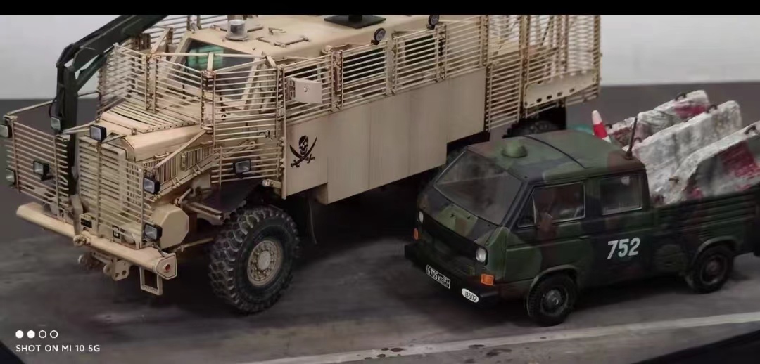 1/35 アメリカ Buffalo 6X6 装甲兵援運送車 塗装済完成品, プラモデル, 戦車, 軍用車両, 完成品