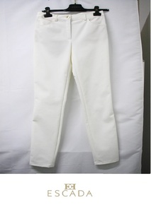 【新品・B品】ESCADA（エスカーダ）ホワイトパンツ　ズボン　正装　フォーマル　七分丈　白パンツ　おしゃれ※後ろポケットにしみ