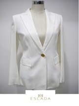 【新品・B品】ESCADA（エスカーダ） ホワイトジャケット　上着　フォーマルウェア　白ジャケット　正装　セットアップ　※一部に染みあり_画像1