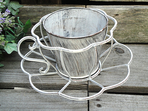  iron * flower pot * size..... width 21cm height 10cm white 