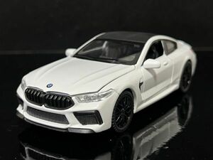 BMW M8クーペ コンペティション 1_32 ホワイト H96