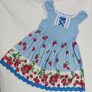 0962 Shirley Temple strawberry pattern switch .. One-piece 110