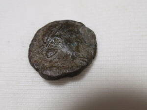古代ローマのコイン　　14mm,1,5g　　(3-8)
