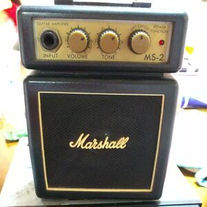 ポータブルアンプ Marshall