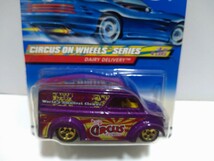 ホットウィール　CIRCUS ON WHEELS DAIRY DELIVERY デイリーデリバリー Hot Wheels_画像2