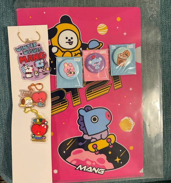 BT21 グッズ　7点セット　　バッジ　キーホルダー　コヤ　TATA タタ　チミー　シュキ　クッキー　マン　BTS