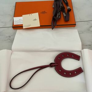 新品　エルメス HERMES チャーム　パドック　馬蹄　ルージュアッシュ　国内HERMES購入　ストラップ　バッグ　レッド　レザー　カード有