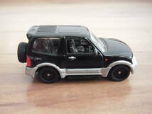 三菱　パジェロ　ミニカー　黒　ブラック　MITSUBISHI　PAJERO　1/72_画像4