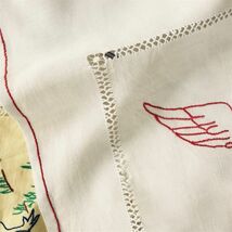 85x52cm フランスアンティーク リネン 幸福の鳩とおとぎ話的テーブルセンター カーテン 手刺繍手縫 刺繍 ヴィンテージ レース ハンドメイド_画像4
