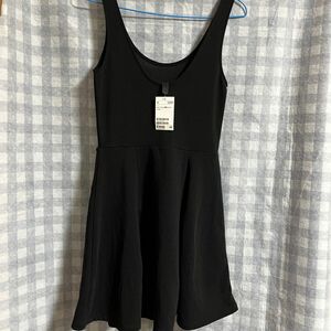 H&M ジャンバースカート サイズ36 黒 新品