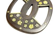 ★★★ 桜花金象嵌鐔 鐔 鍔 鉄地 桜花 金象嵌 美品 箱入り Tsuba ★★★_画像5