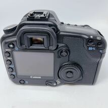 美品＊Canon キャノン EOS 30D デジタル 一眼レフ カメラ ボディ　バッテリー・充電器・カメラストラップ付_画像5