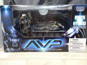 タカラ　TAKARA　AVP　エイリアン VS プレデター2 BOXセット　バース・オブ・ザ・ハイブリット　フィギュア　箱いたみあり