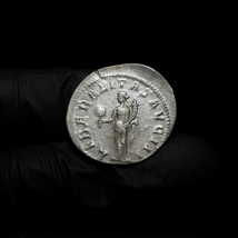 【古代ローマコイン】Gordian III（ゴルディアヌス3世）クリーニング済 シルバーコイン 銀貨 アントニニアヌス(V3QuWhQ3x2)_画像6