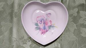 A Britain made Aynsley Heart type tray plate (13.5×13×2.5.) little sweet Heart LITTLE SWEETHEART rare 