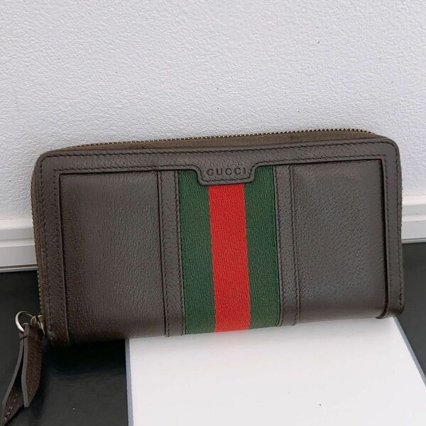 《美品》GUCCI(グッチ)長財布