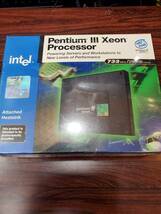 未開封 Intel Pentium Ⅲ Xeon 733Mhz 256Kb Slot2_画像1