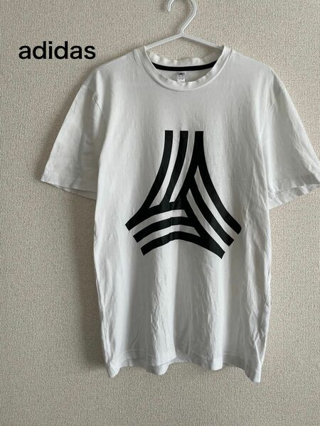 adidasアディダス　tシャツ　