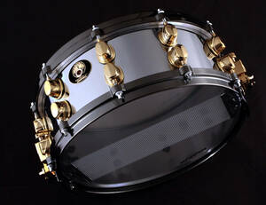 ★★Beyond Shimano Steel shell For Rock Drummer かなりのパワーとブライト感いっぱいのスネアです。訳あり品です。