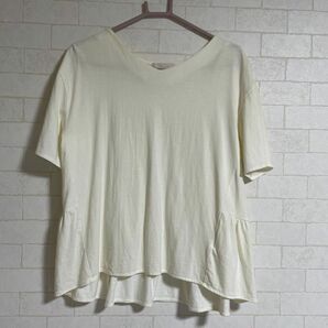 【anysis エニィスィス】トップス　フリル　レディース VネックTシャツ