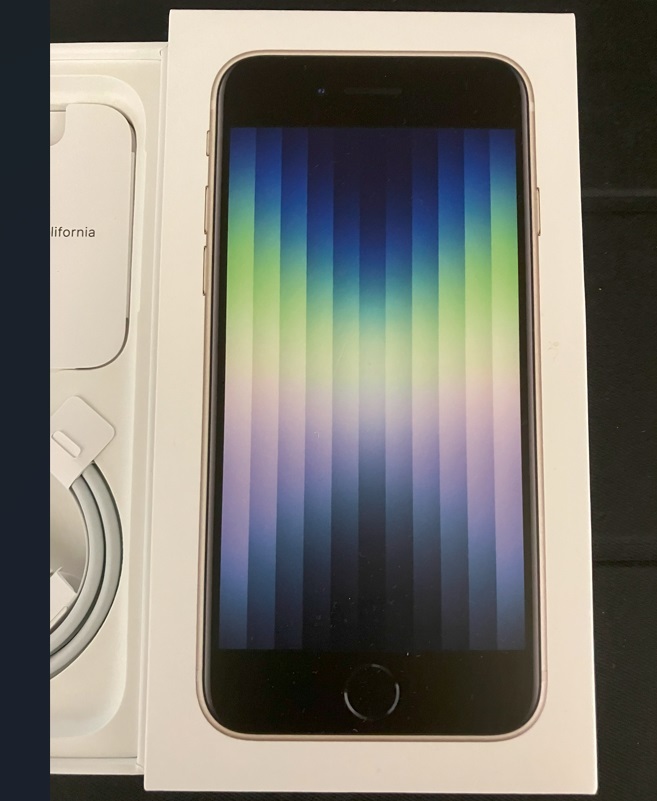 iPhone SE3 第3世代 64GB SIMフリー スターライト 未使用品