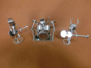 金属製　バンド人形　３体