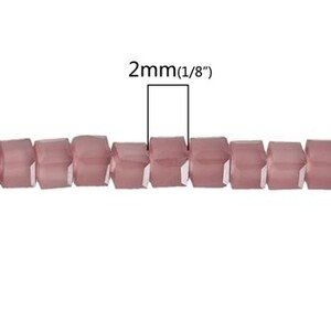 ミニミニキューブ型ガラスビーズ10個ガラスビーズ（ラベンダー系カラー）小さな四角形の超ミニサイズビーズ(2mm×2mm)